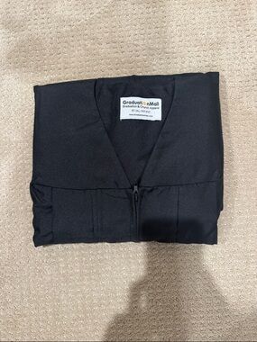 Graduation Mall Black Graduation Gown